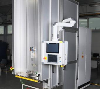 Pracoviště pro automatizované laserové svařování hliníkových komponent pro chladící soustavu Pracoviště pro automatizované laserové svařování hliníkových komponent pro chladící soustavu