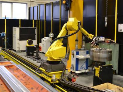 Robotizované laserové kalení a navařování včetně polohovadla a lineární osy