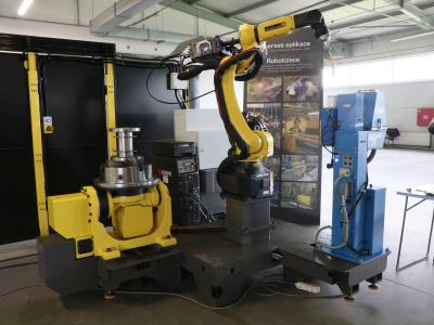 Mobile ARC robotic welding workplace Mobile ARC robotic welding workplace