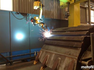 Robotic welding of complicated assemblies Robotic welding of complicated assemblies