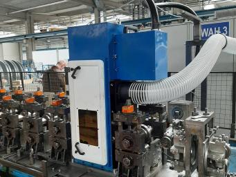 Integration des Laserschweißsystems in die Produktionslinie. Integration des Laserschweißsystems in die Produktionslinie.