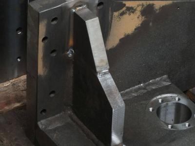Laserschweißen der Konsolen Laserschweißen der Konsolen