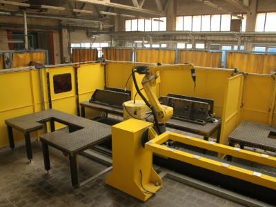 Robotische Schweißarbeitsstelle MIG/MAG (CO2) Robotische Schweißarbeitsstelle MIG/MAG (CO2)