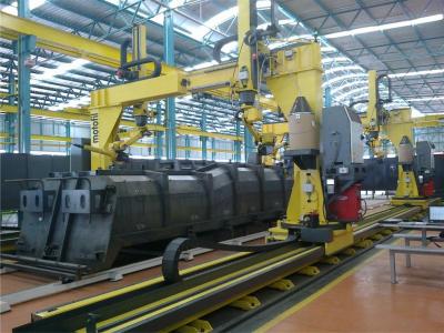 Robotisches Portalschweißen der großen Komplexe Robotisches Portalschweißen der großen Komplexe